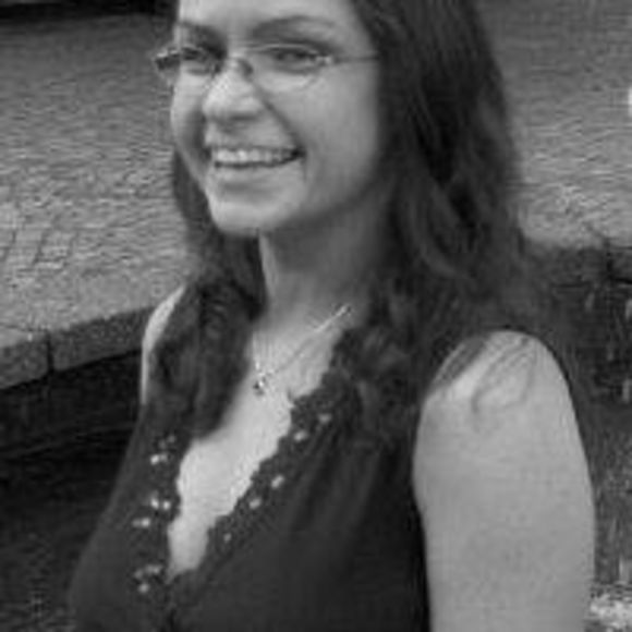 Meet your Posher, Carina - Picture 1 of 1